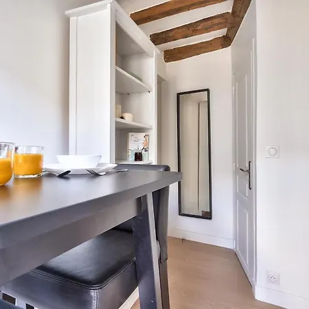 New Cocoon Duplex For 2 In The Heart Of Appartamento Parigi